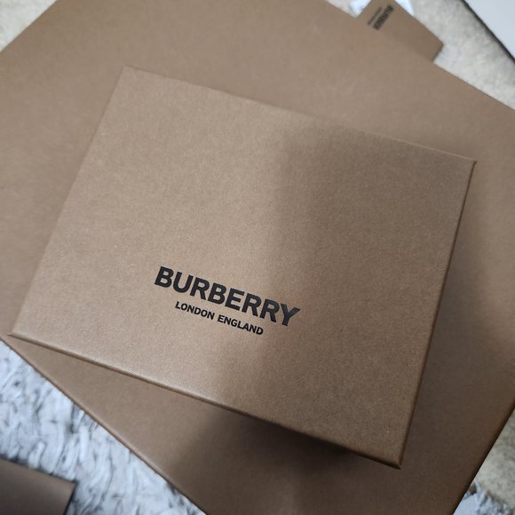 BURBERRY Lola Card Case Bright Sky Blue Quilted Leather Wallet - Picture 10 of 10